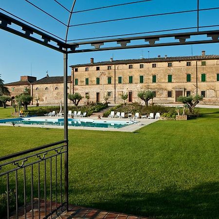 Tenuta Di Petriolo Guest House ตอร์ริตา ดิ เซียนา ภายนอก รูปภาพ