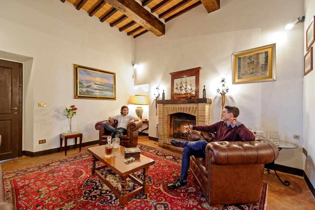 Tenuta Di Petriolo Guest House ตอร์ริตา ดิ เซียนา ภายนอก รูปภาพ