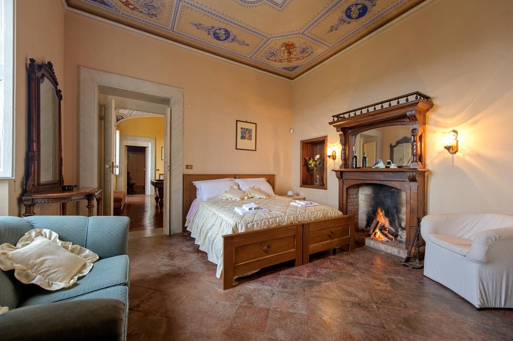 Tenuta Di Petriolo Guest House ตอร์ริตา ดิ เซียนา ภายนอก รูปภาพ