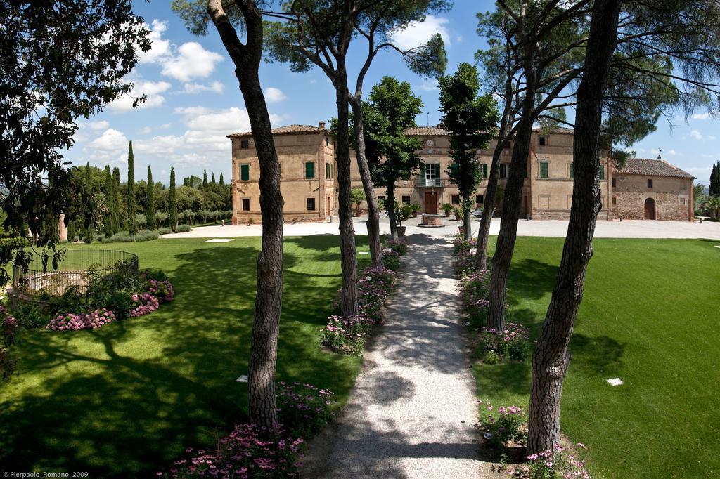 Tenuta Di Petriolo Guest House ตอร์ริตา ดิ เซียนา ภายนอก รูปภาพ